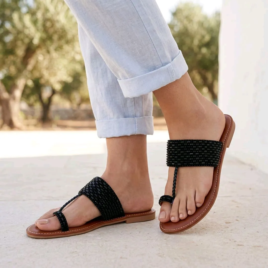 *Product Name*: Women's Black Beaded Sandals Flat Casual
*Product Description*: Trendy flat's for women 
*Product Details*:Material: Synthetic Leather
Pattern: Plain
Gender: Women's
Product Feature: Fancy, Formal, Casual, Semi-Formal
Available Sizes: 7, 8