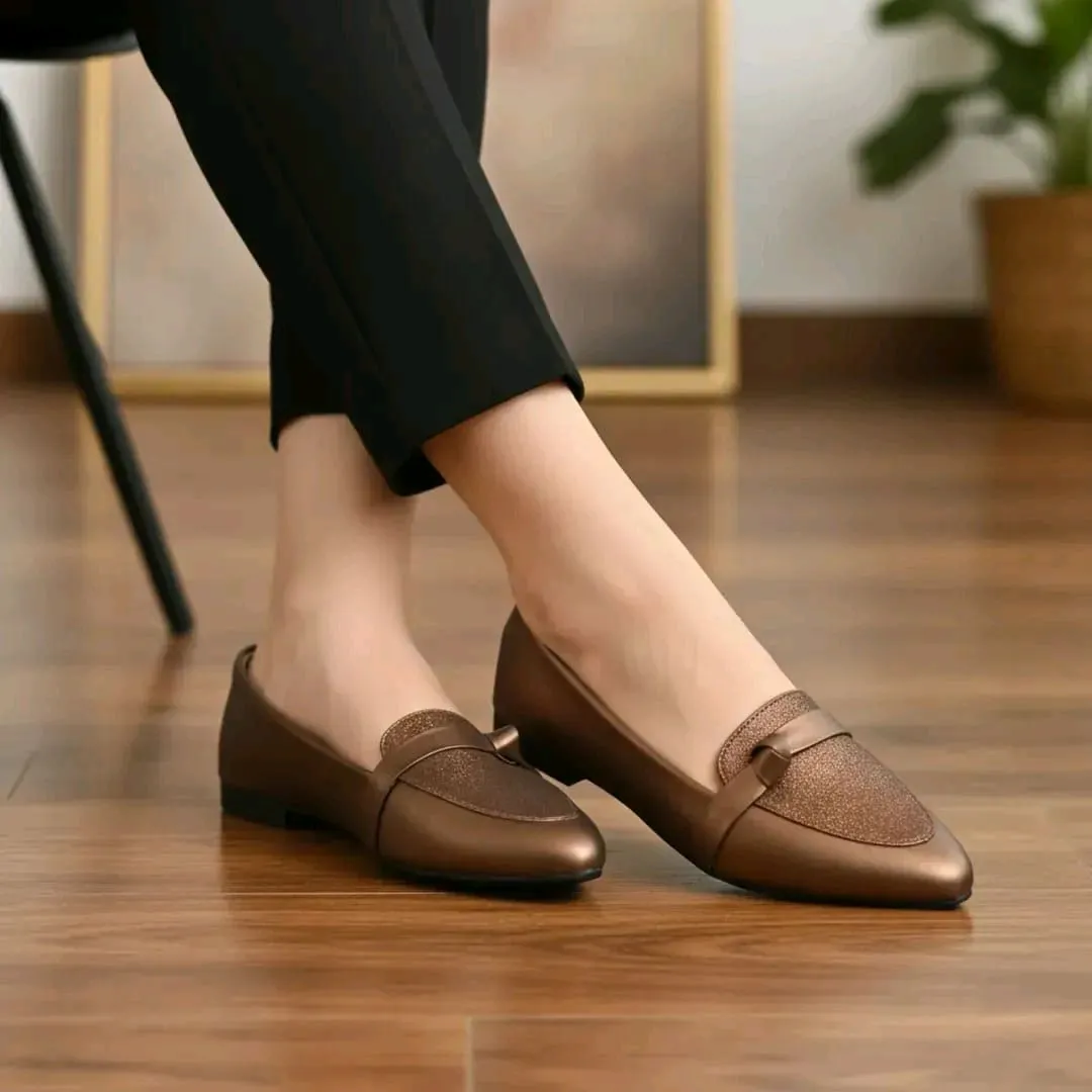 *Product Name*: Brown Leather Loafers for Women, Classic Design, Comfortable Walk
*Product Description*: Deco Court - 001 - Brown
*Product Details*:Material: Rexine
Pattern: Plain
Gender: Women's
Product Feature: Fancy, Formal, Casual, Semi-Formal, Colleg