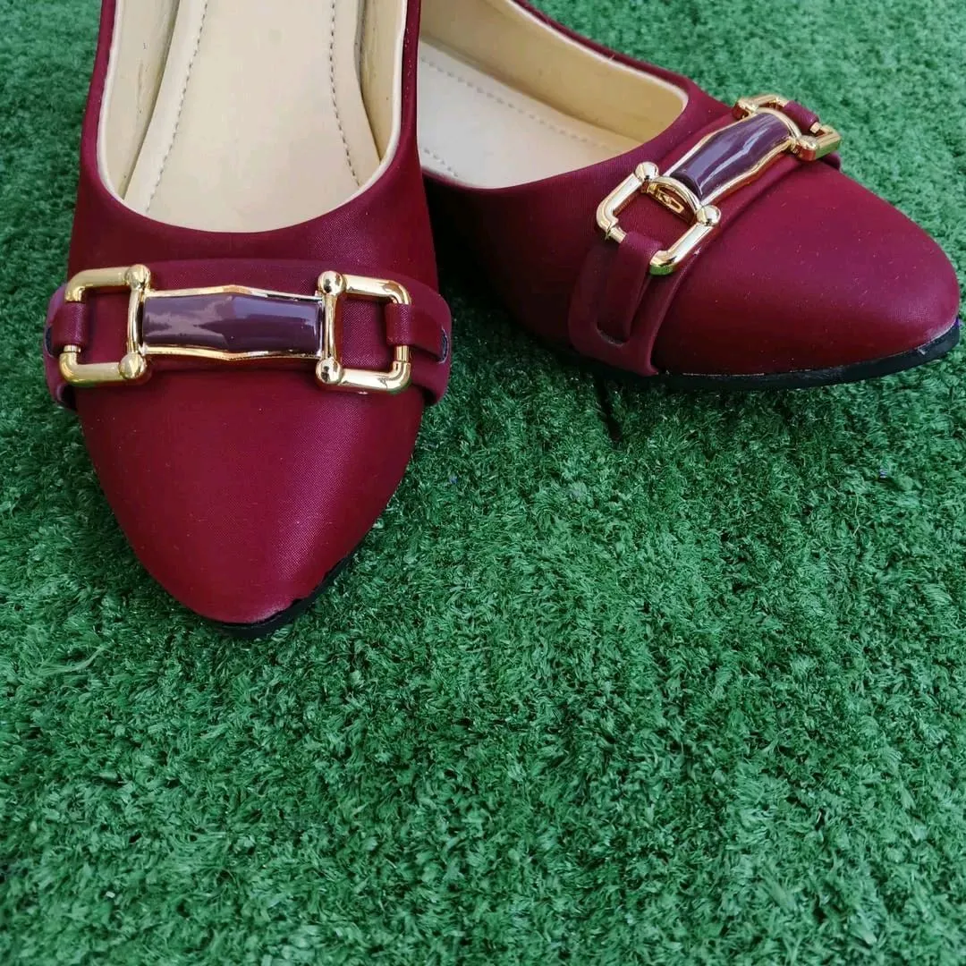 *Product Name*: Maroon Synthetic Leather Women's Pumps with Buckle Closure
*Product Description*: These elegant women’s synthetic leather fancy pumps are the perfect blend of style and comfort for every occasion—from weddings to office wear, and festive g