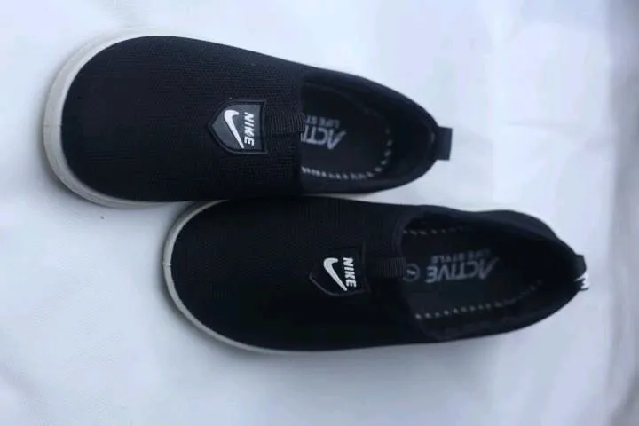 *Product Name*: Women's Black Rexine Casual Slip-On Pumps
*Product Details*:Material: Rexine
Product Type: Women's Pumps
Pattern: Plain
Sizes: 36, 37, 38, 39
Product Feature: Comfortable, Stylish, Breathable
Package Includes: 1 x Pumps Pair

Product Code:
