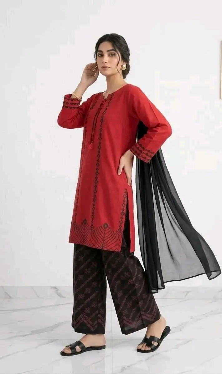 *Product Name*: 3 Pcs Women's Stitched Cotton Lawn Block Printed Suit with stylish Neck Design
*Product Details*:Fabric: Cotton Lawn
Pattern: Block Printed
Trouser Fabric: Cotton Lawn
Trouser Pattern: Block Printed
Number Of Pieces: 3 Pcs
Package Includes