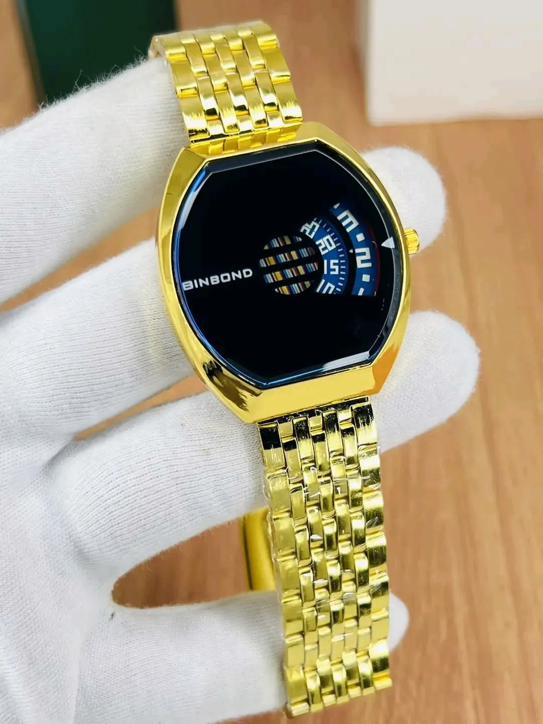 *Product Na*Product Name*: Men's Imported Quality Watch
*Product Description*: 
*Product Details*:Material: Steel
Pattern: Chain Strap
Gender: Men's
Watch Case Shape: Square
Display Format: 12-Hour Format
Product Feature: Imported Quality, Reliable Time A