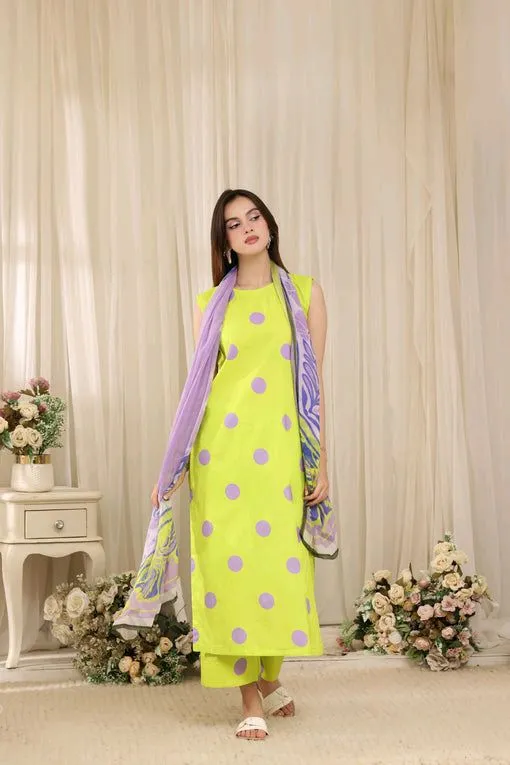 ✨ Stylish 3-Piece Lawn Collection ✨. 🌸 Lawn Shirt. 🧣 Chiffon Dupatta. 👖 Cambric Trouser.