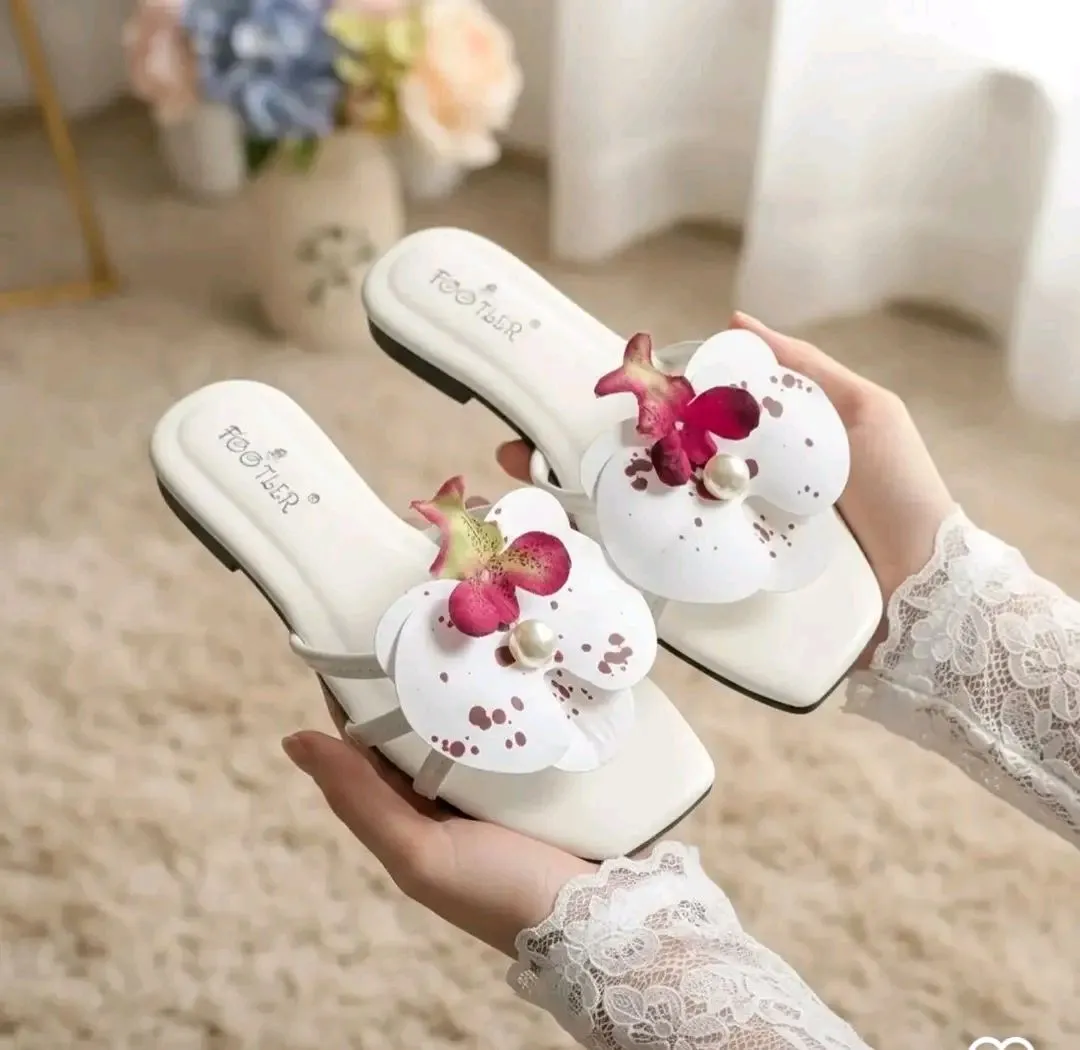 Women's Synthetic Leather Fancy Flats
100 in Stock