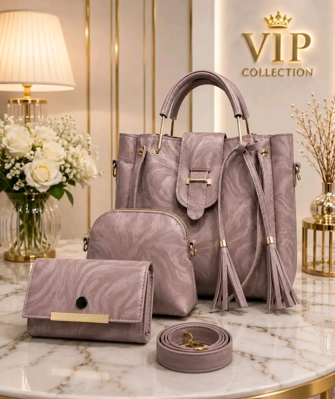 Girl's Leather Textured Hand Bag
*Product Description*: ✨ Premium Quality ✨ Attractive 😍 Look ✨ Stylish & Unique  ✨ Size Larg  ✨ Unique Handle 
*Product Details*:Material: Leather
Pattern: Textured
Number Of Pieces: 3 Pcs
Product Feature: Top Handle
Gend