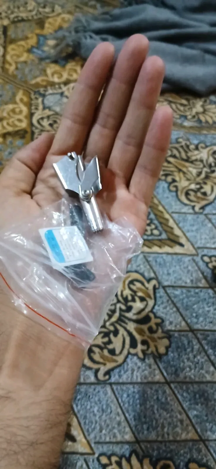 ناک 👃 سے بال اتارنے کا آلہ