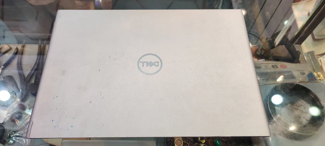 Dell Laptop 10/10 Condition 
Corei7 8th Generation 
4Gb graphics card
256Gb SSD
Fingerprint 🫆 Ok✅
4 to 5 Hour Battery bakup 
Full ok 10/10 Condition 
Just 5 months used 
For price come Inbox 📥
